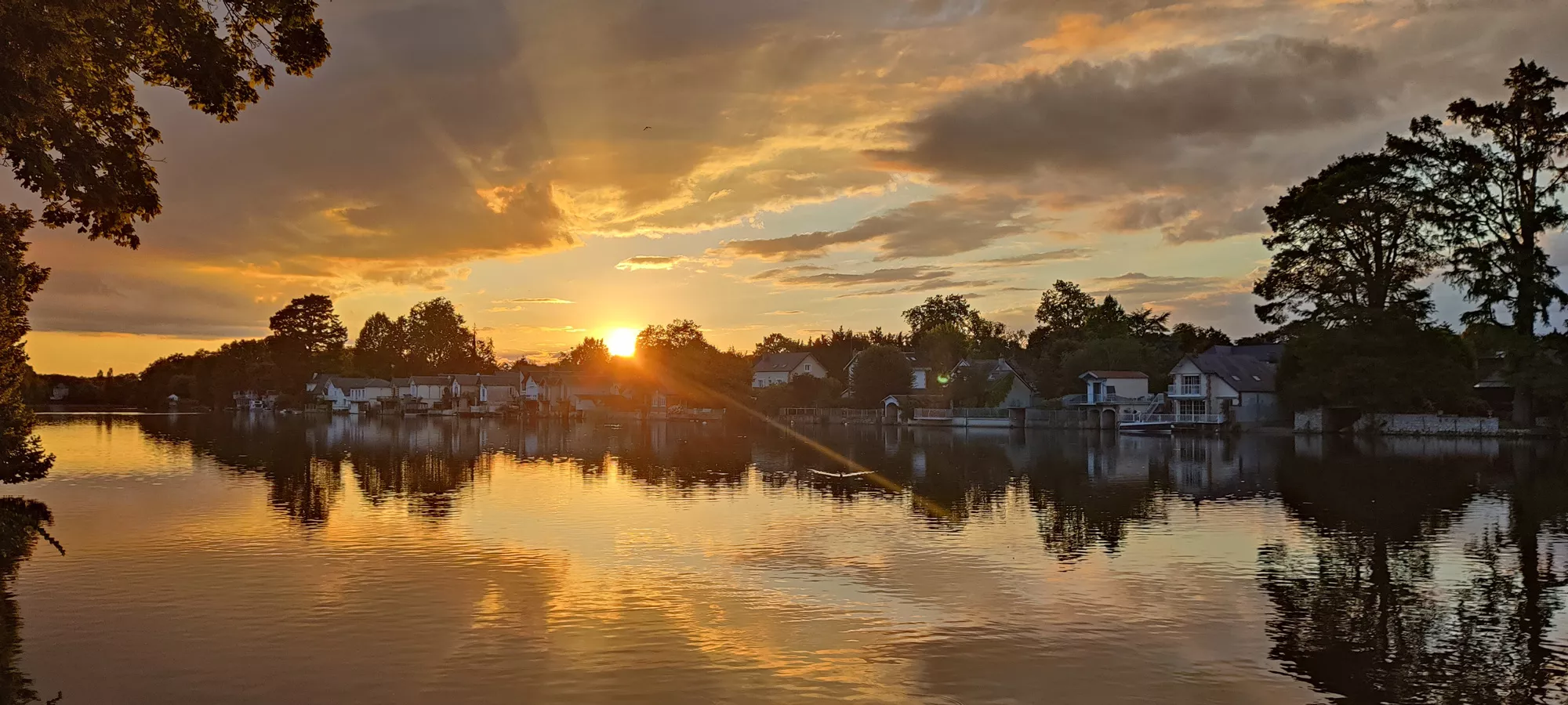 Loiret - Arthur Loyd Orléans Couché de soleil sur le Loiret à Orléans Métropole - Arthur Loyd Orléans