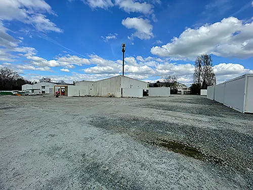 local avec stokage extérieur sautron