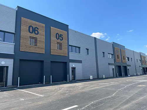 entrepot en parc d'activité à st herblain