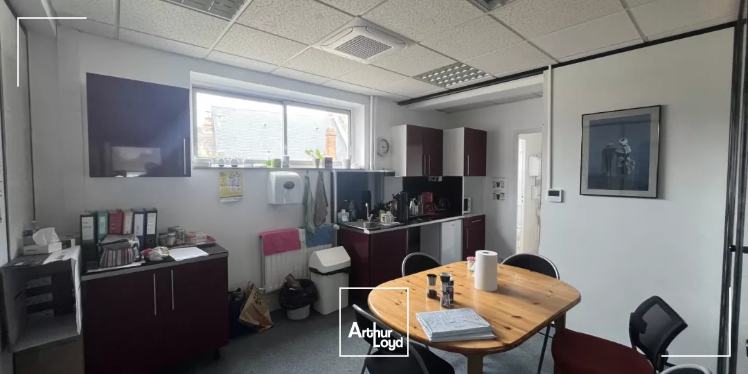 À vendre : Bureaux lumineux de 422 m² en hyper centre d'Orléans avec parkings inclus !