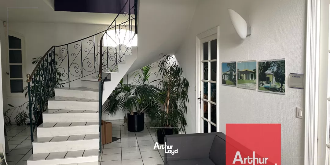 À VENDRE BATIMENT INDEPENDANT DE BUREAUX 347 M² - SEILH- TOULOUSE NORD OUEST