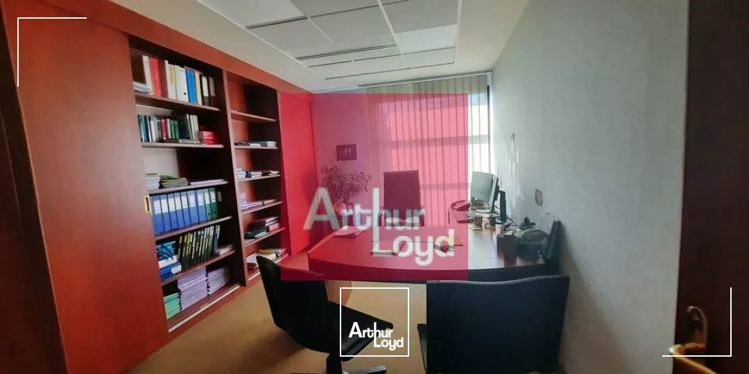 CLERMONT-FERRAND LA PARDIEU A LOUER BUREAUX 56m² 