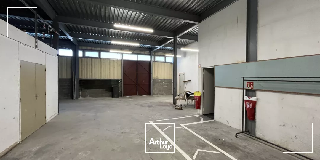 Location d'un local d'activité avec bureaux - 240m2 - à Saint Jean-de-Braye dans le Loiret (45)