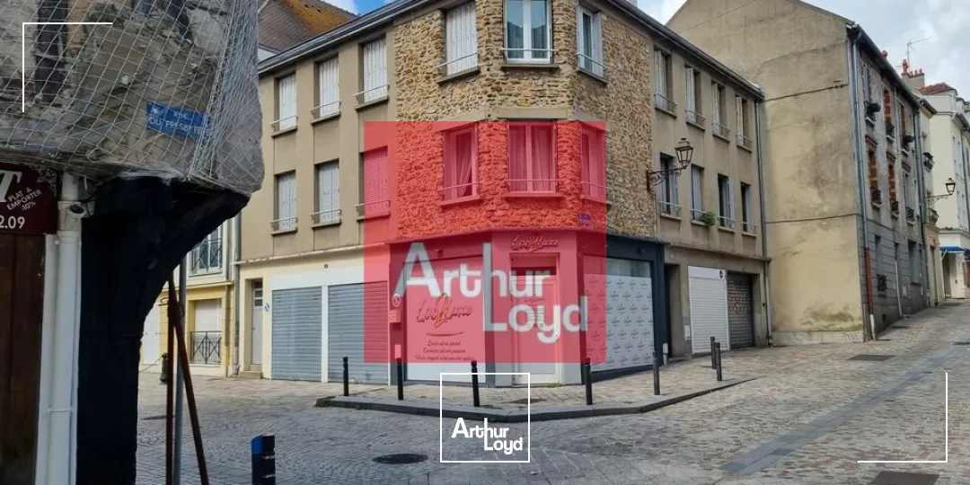 Boutique d'angle en centre ville de MELUN