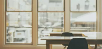 Photo bureau ensoleillé