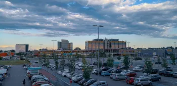 La ZAC de Châteaufarine à Besançon : 1er pôle commercial de l’agglomération parking zone commerciale