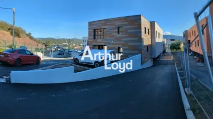 Bureaux bruts à aménager 275 m² dans la zone du Capitou à Fréjus - Offre immobilière - Arthur Loyd