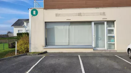 A LOUER LOCAL COMMERCIAL BETHONCOURT 145M2 - Offre immobilière - Arthur Loyd