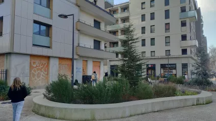 A LOUER LOCAL COMMERCIAL NEUF 76 m² GRENOBLE COURS DE LA LIBERATION - Offre immobilière - Arthur Loyd